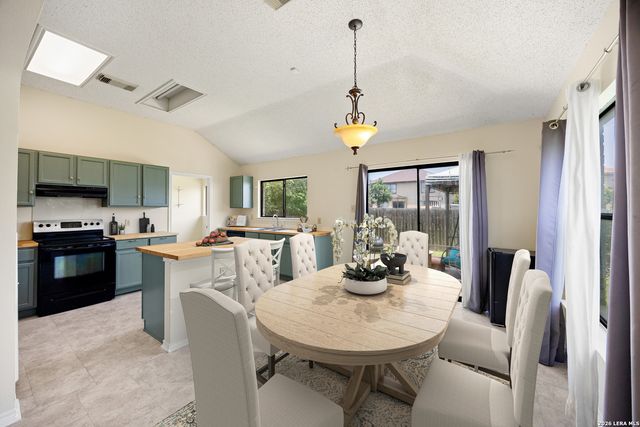 1073 Stone Trl, New Braunfels, TX 78130
