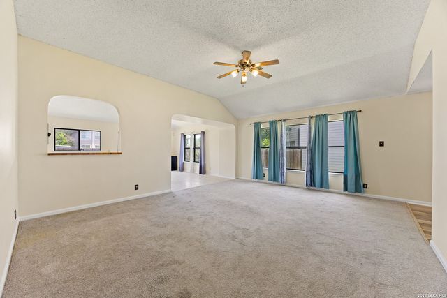 1073 Stone Trl, New Braunfels, TX 78130
