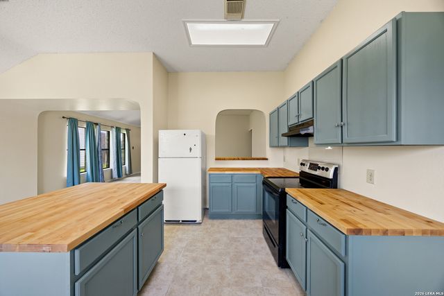 1073 Stone Trl, New Braunfels, TX 78130