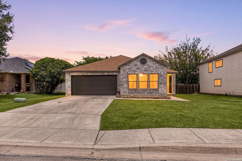 1073 Stone Trl, New Braunfels, TX 78130