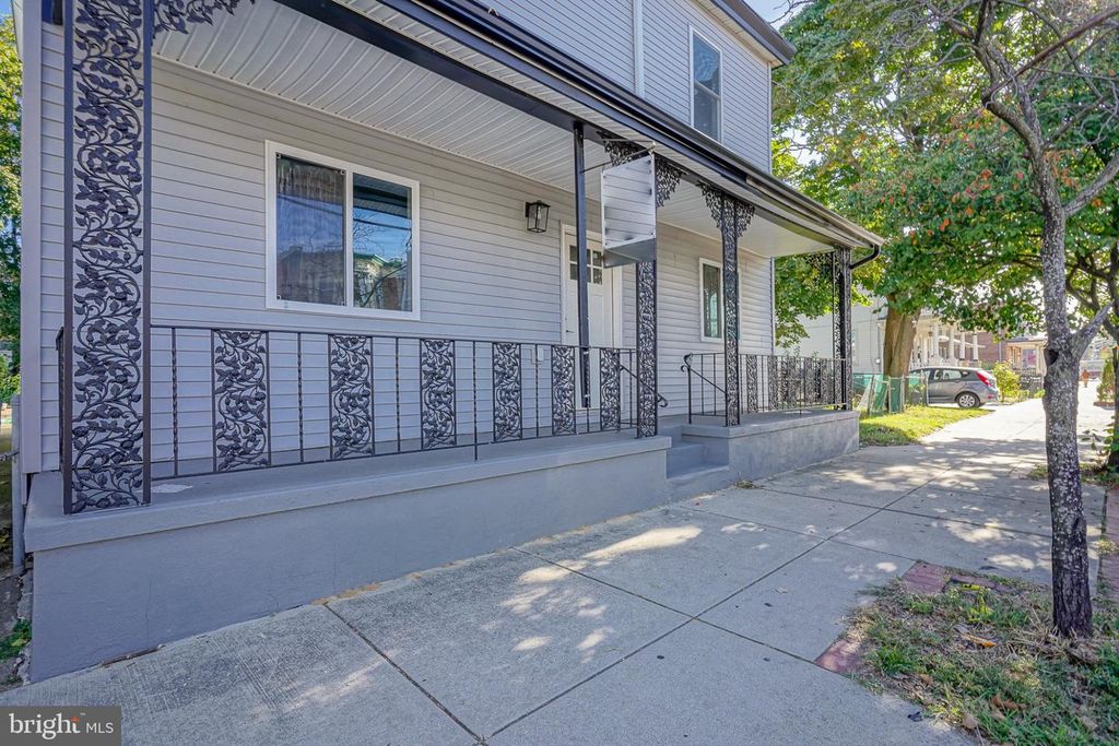 613 MARKET ST, GLOUCESTER CITY, NJ 08030 — exterior