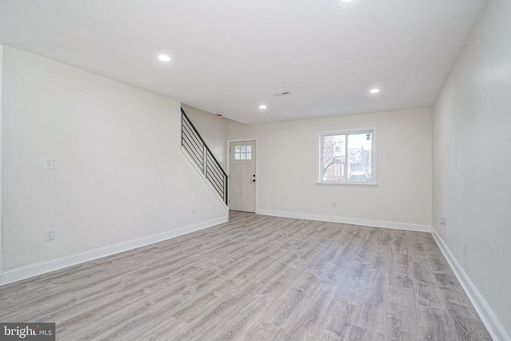 613 MARKET ST, GLOUCESTER CITY, NJ 08030 — photo 3