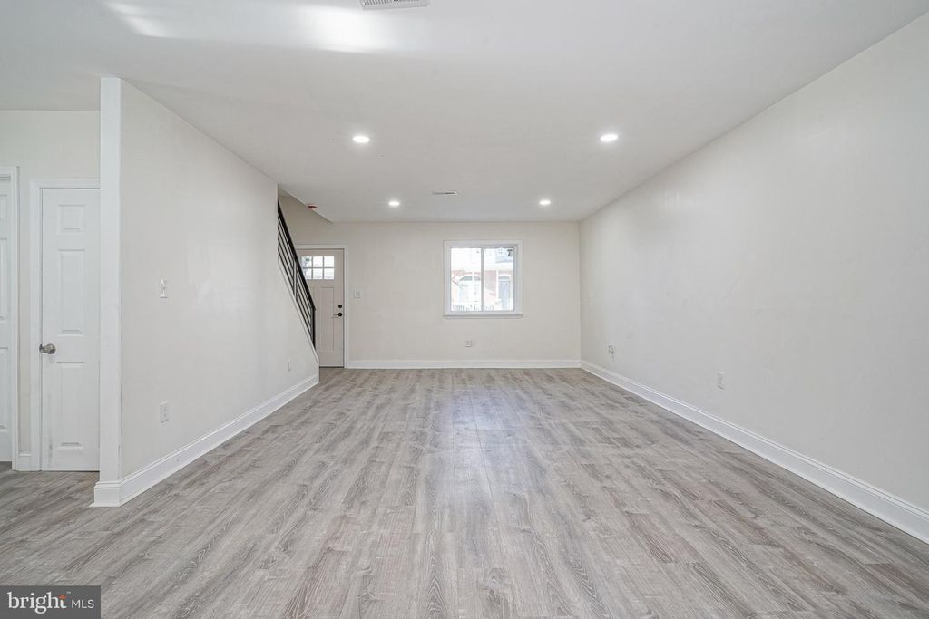 613 MARKET ST, GLOUCESTER CITY, NJ 08030 — photo 4