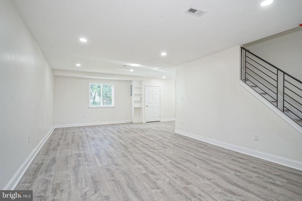 613 MARKET ST, GLOUCESTER CITY, NJ 08030 — photo 5