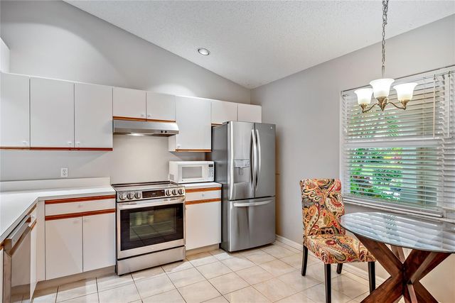 4481 ASCOT CIRCLE N, Sarasota, FL 34235