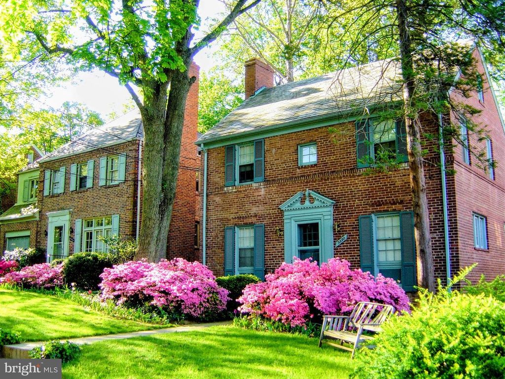 3420 LIVINGSTON ST NW, Washington, DC 20015