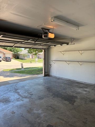 557 Marybeth Drive, Burleson, TX 76028