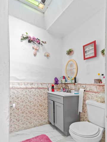 16 Virginia Place, New York City, NY 11213