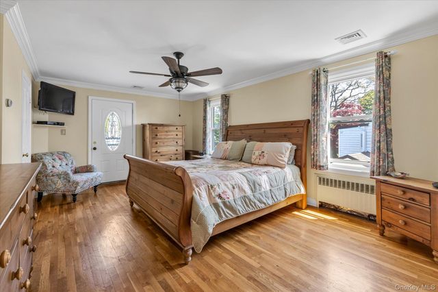 725 Scranton Avenue, East Rockaway, NY 11518