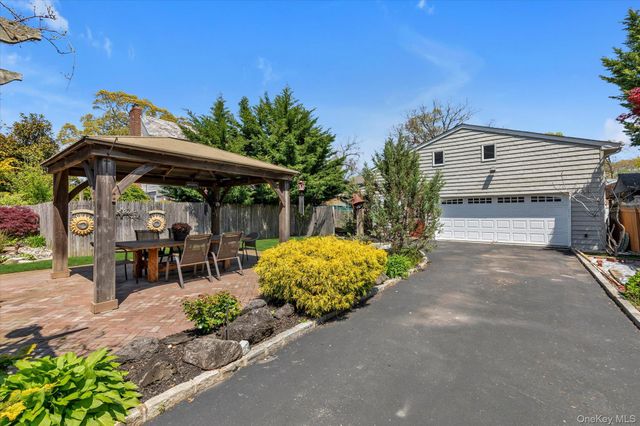 725 Scranton Avenue, East Rockaway, NY 11518