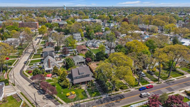725 Scranton Avenue, East Rockaway, NY 11518