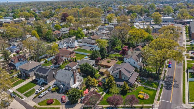 725 Scranton Avenue, East Rockaway, NY 11518