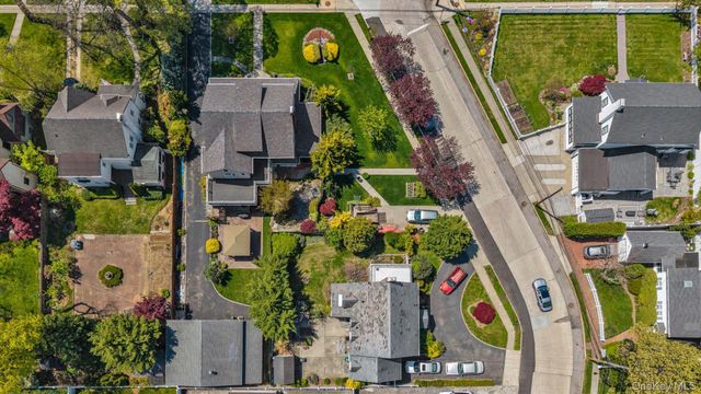 725 Scranton Avenue, East Rockaway, NY 11518