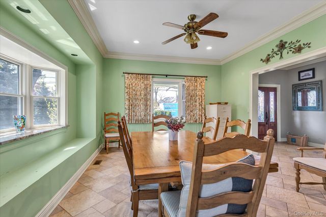 725 Scranton Avenue, East Rockaway, NY 11518