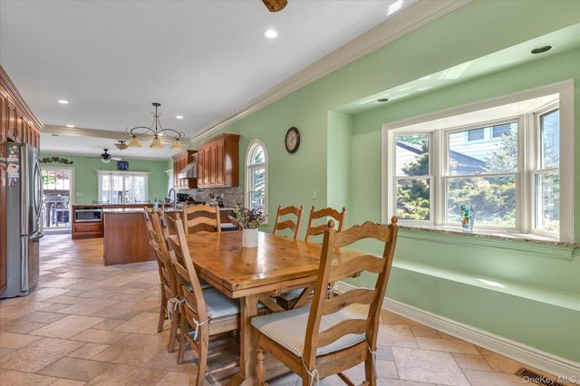 725 Scranton Avenue, East Rockaway, NY 11518