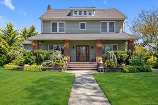 725 Scranton Avenue, East Rockaway, NY 11518