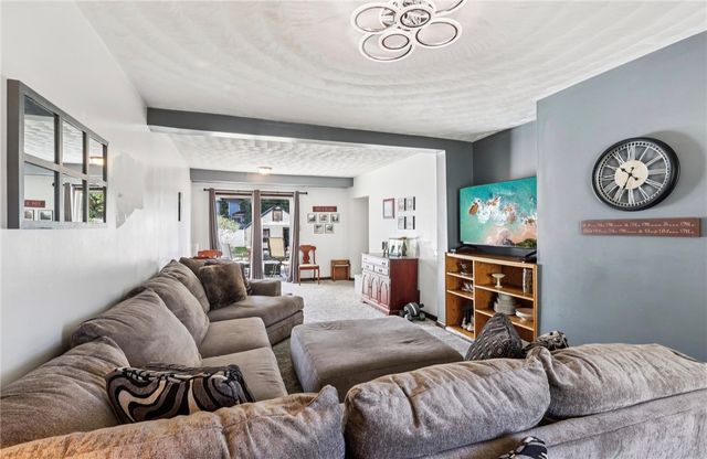 349 Franklin Ave, Applewold Boro, PA 16201