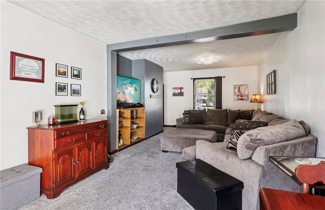 349 Franklin Ave, Applewold Boro, PA 16201