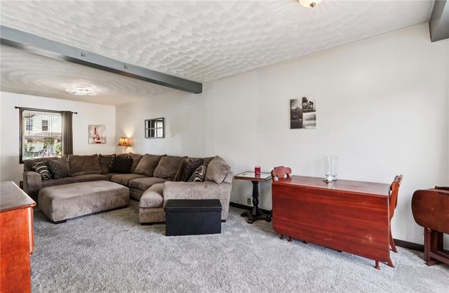 349 Franklin Ave, Applewold Boro, PA 16201