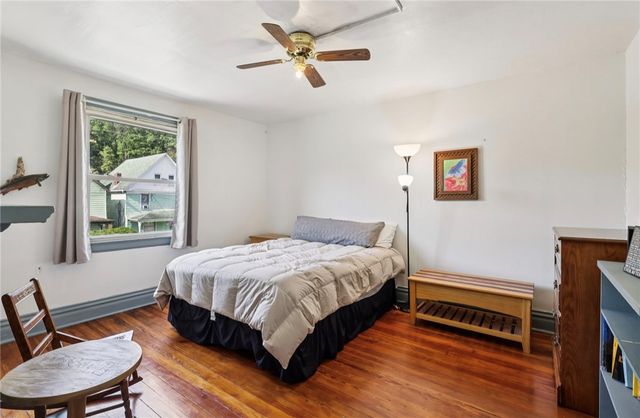 349 Franklin Ave, Applewold Boro, PA 16201