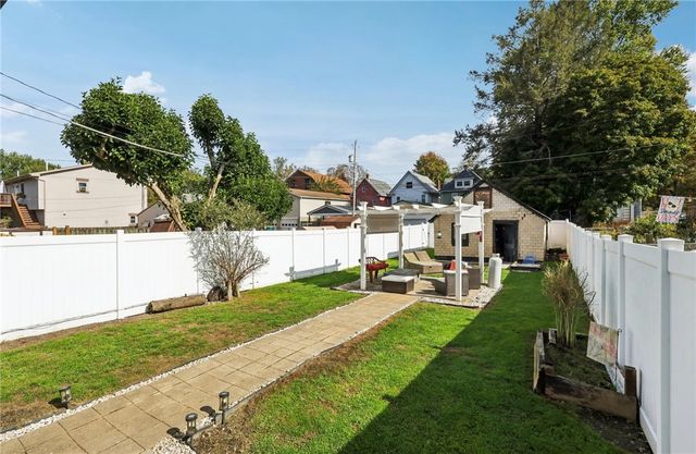 349 Franklin Ave, Applewold Boro, PA 16201