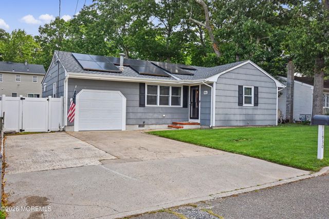 1930 Ravenwood Drive, Toms River, NJ 08753