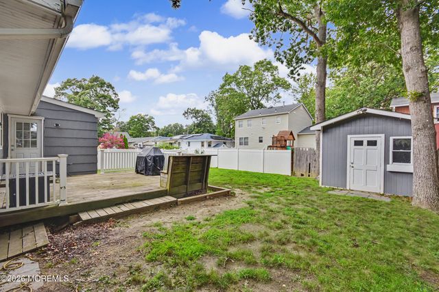 1930 Ravenwood Drive, Toms River, NJ 08753