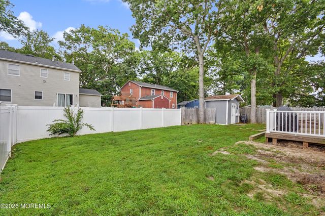 1930 Ravenwood Drive, Toms River, NJ 08753