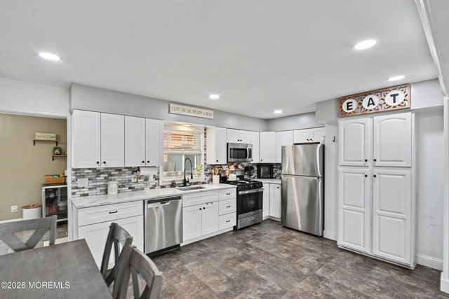 1930 Ravenwood Drive, Toms River, NJ 08753