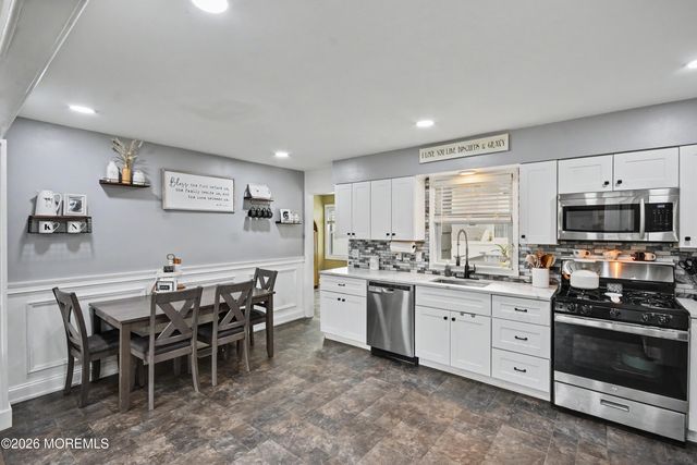 1930 Ravenwood Drive, Toms River, NJ 08753