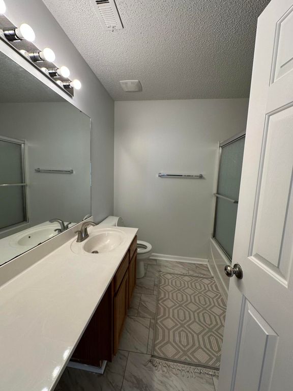 Image 17 of property listing at 5059 Thornton Drive, Summerville, SC 29485