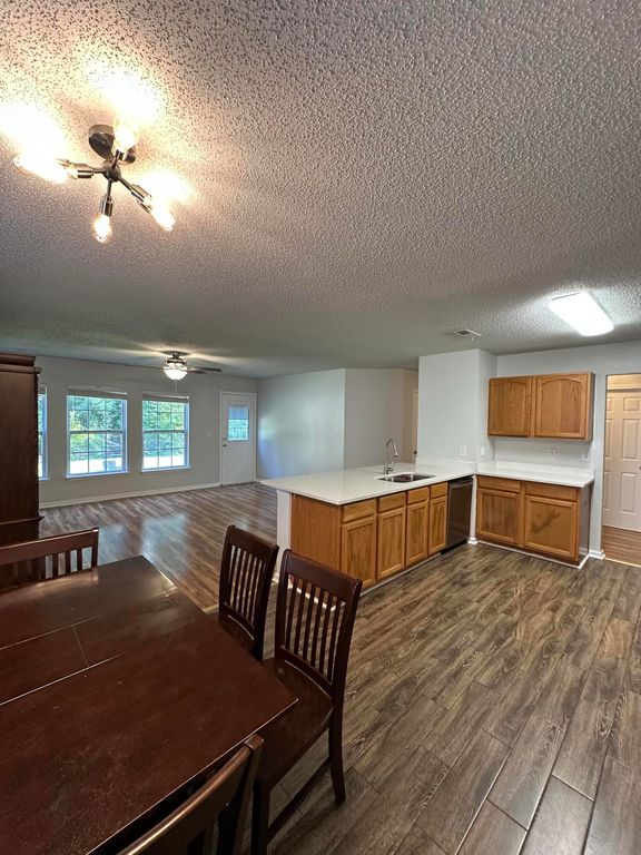 Image 6 of property listing at 5059 Thornton Drive, Summerville, SC 29485