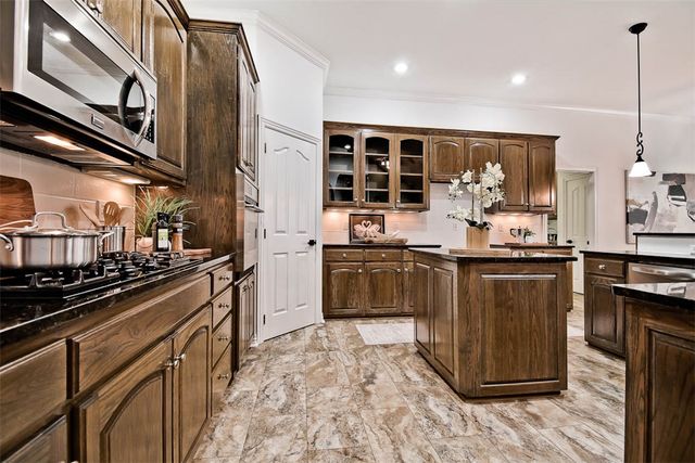 408 S Wyman Road, Fayetteville, AR 72701