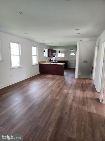 3047 DOUGLAS ST NE, Washington, DC 20018