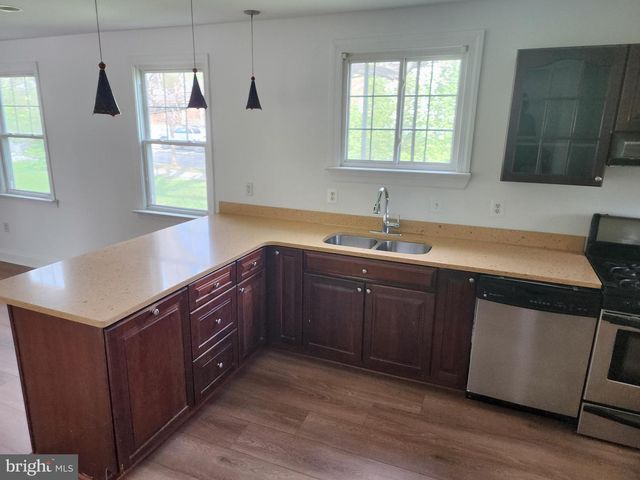 3047 DOUGLAS ST NE, Washington, DC 20018