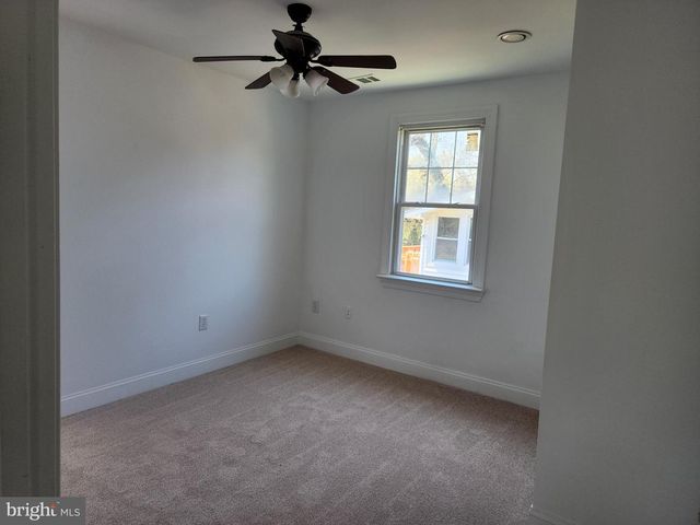 3047 DOUGLAS ST NE, Washington, DC 20018