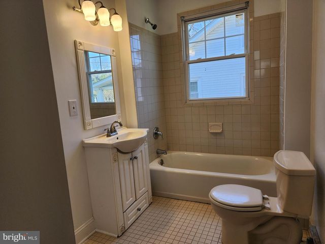 3047 DOUGLAS ST NE, Washington, DC 20018