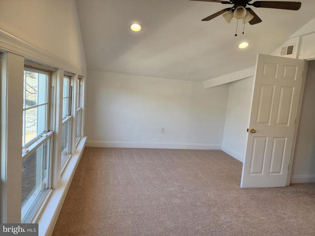 3047 DOUGLAS ST NE, Washington, DC 20018