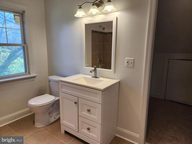 3047 DOUGLAS ST NE, Washington, DC 20018