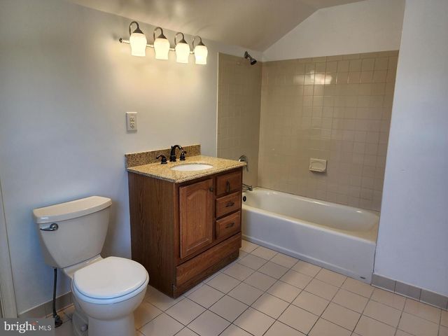 3047 DOUGLAS ST NE, Washington, DC 20018