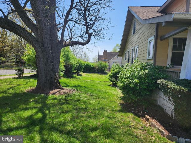 3047 DOUGLAS ST NE, Washington, DC 20018
