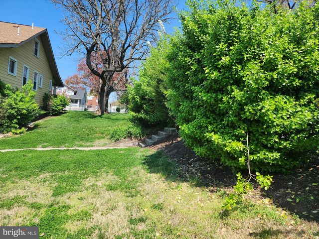 3047 DOUGLAS ST NE, Washington, DC 20018