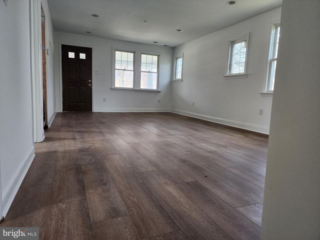 3047 DOUGLAS ST NE, Washington, DC 20018