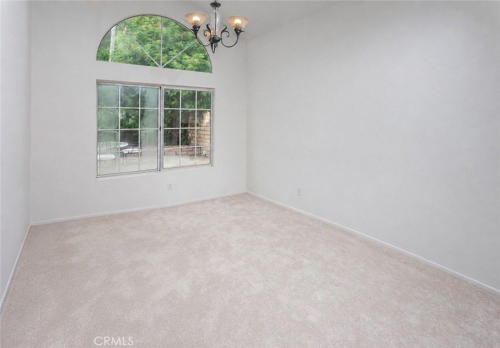 Image 10 of property listing at 7221 Bouquet Drive, West Hills, CA 91307