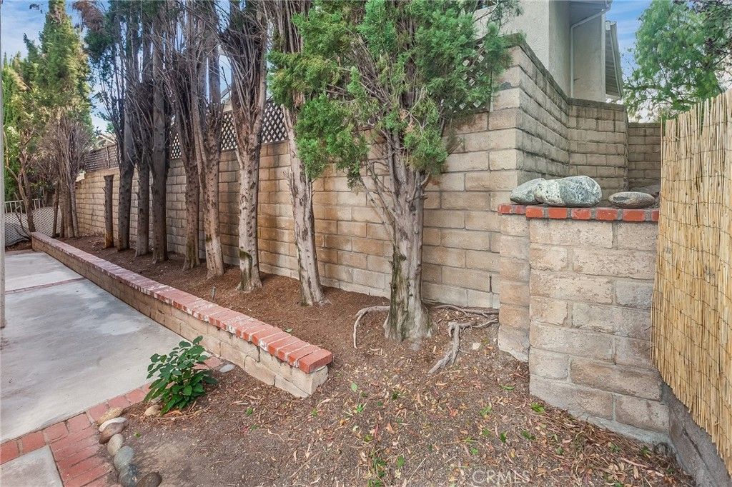 Image 17 of property listing at 7221 Bouquet Drive, West Hills, CA 91307