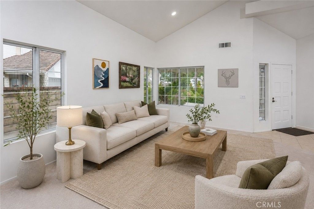 Image 5 of property listing at 7221 Bouquet Drive, West Hills, CA 91307