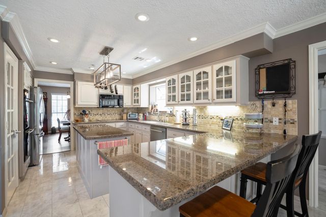 37 Doe Run Drive, The Woodlands, TX 77380