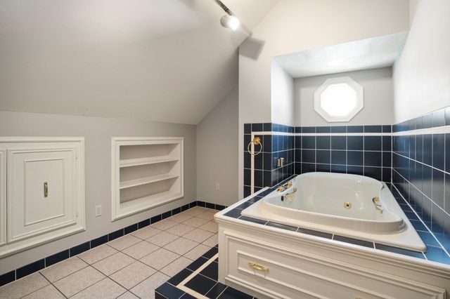 37 Doe Run Drive, The Woodlands, TX 77380