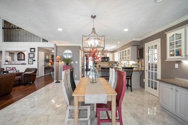 37 Doe Run Drive, The Woodlands, TX 77380