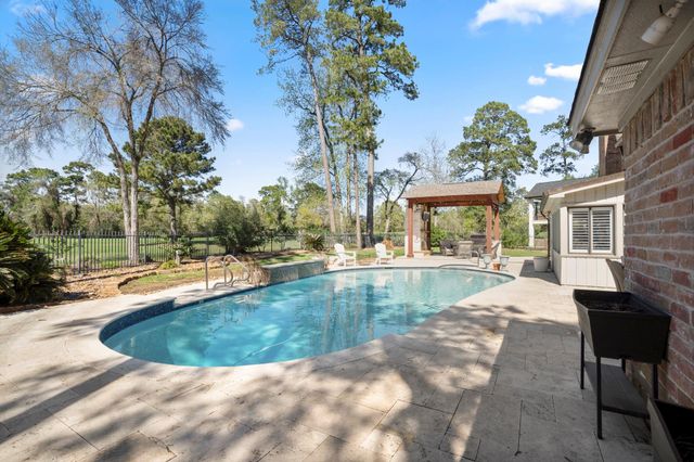 37 Doe Run Drive, The Woodlands, TX 77380